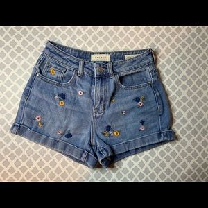 PacSun floral high rise mom jean short size 24